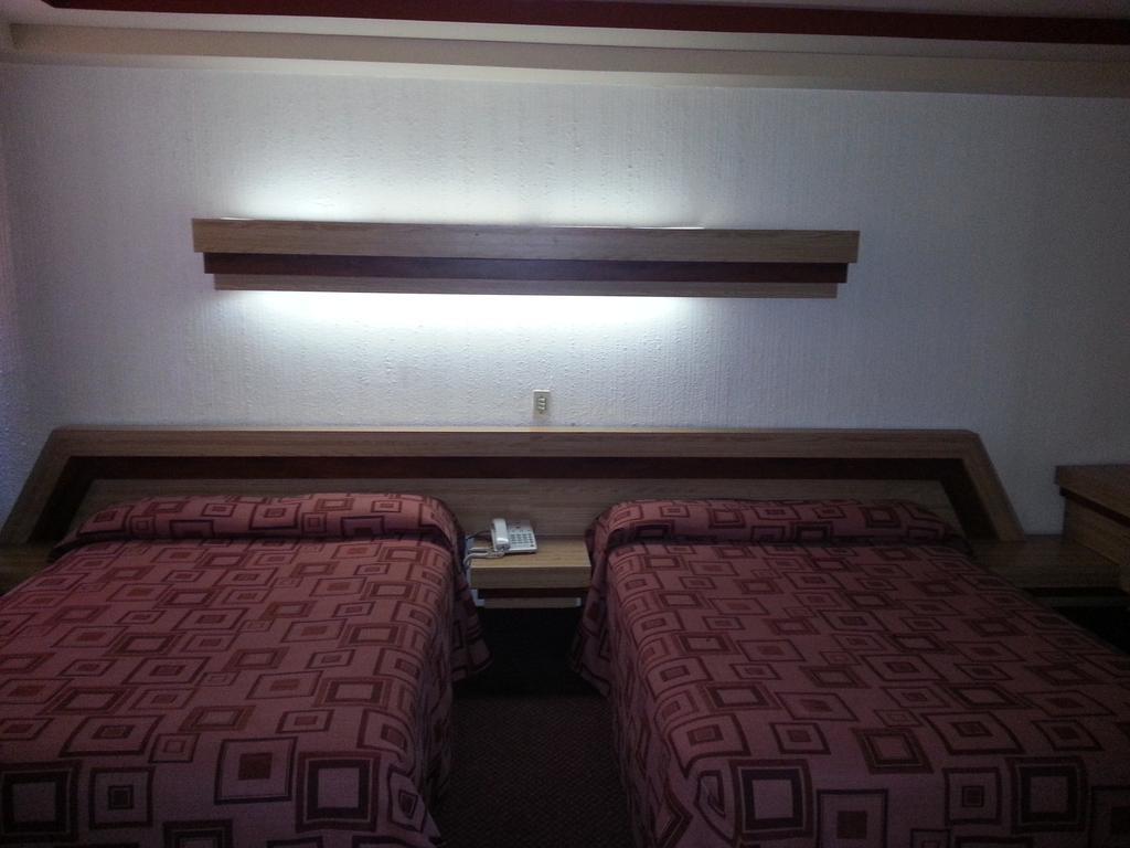 Hotel Puebla Mexico City Room photo